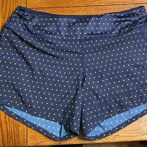 Run in rabbit hopper shorts medium